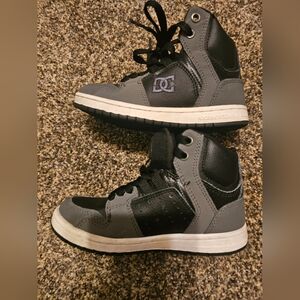 DC Little Kid/Toddler Boys Lace up High Top Sneakers. Size 11.  Grey/black